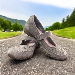 Skechers Womens Sz 7 Relaxed Fit Bikers Mauve Purple Suede Leather Mary Janes