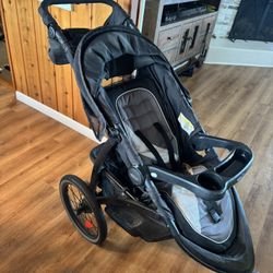 Like-New All-Terrain 3-Wheel Jogging Stroller – Smooth Ride + Tons of Storage