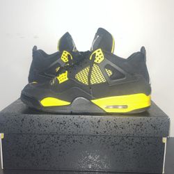 Jordan 4 Yellow Thunders (Size 10.5)