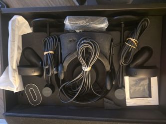 Oculus Rift VR Headset with Controllers and Sensors