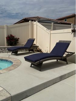 Set of 2 Adjustable Wicker Chaise Lounge Chairs with Cushions