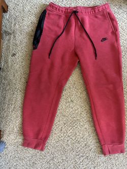 RED NIKE TECH(XL)