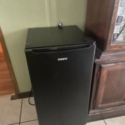 Galanz mini fridge