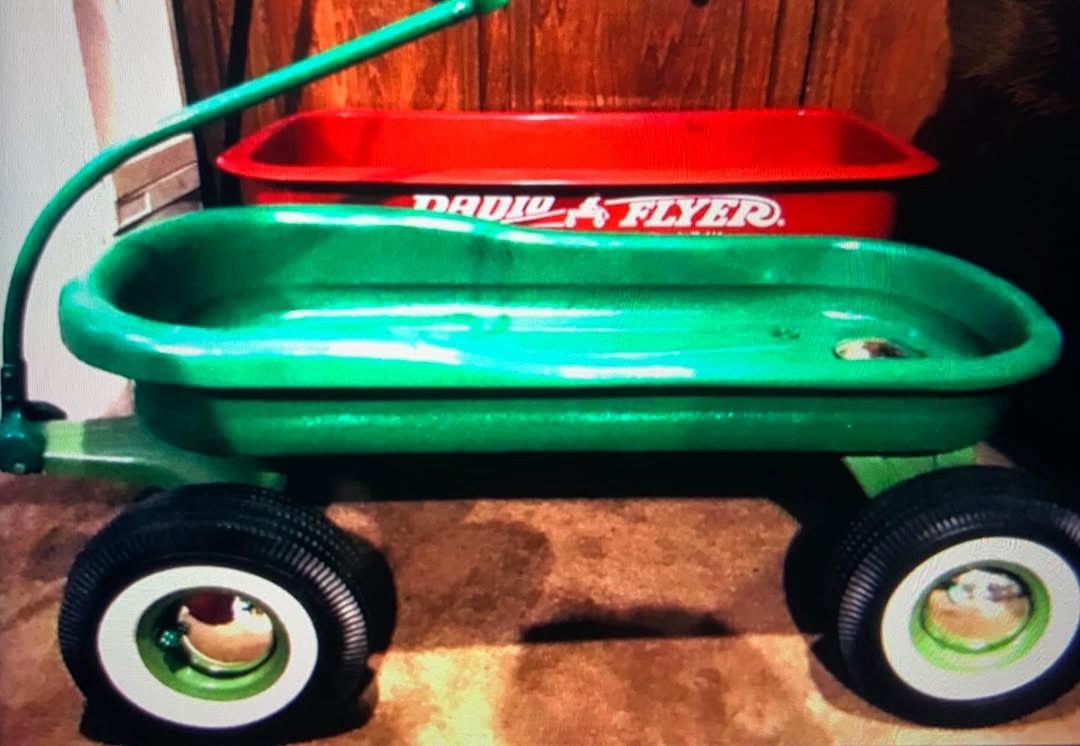 A super cool/RARE and highly collectible vintage Mercury pull wagon. $200 FIRM. I paid $175 plus shipping for it 10 years ago for its body only. Com