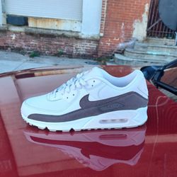 Brand New And Original Men's Nike Air Max's 90" Sneakers Sizes 11