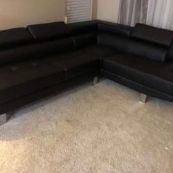 New Black Sectional Couch! Free Delivery 🚚! Financing Available!