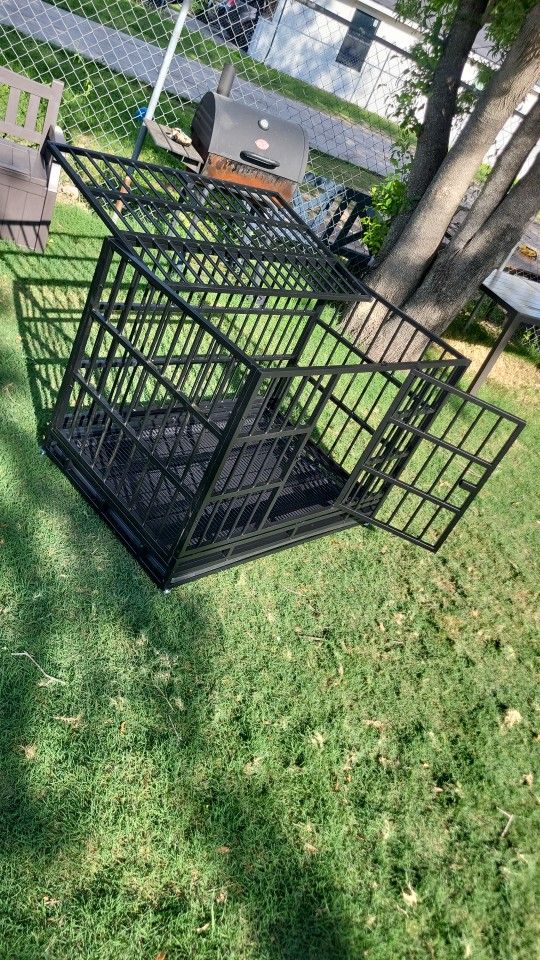 New 48 inch Heavy Duty Indestructible Dog Crate, Escape Proof Dog Cage Kennel with Lockable Wheels,