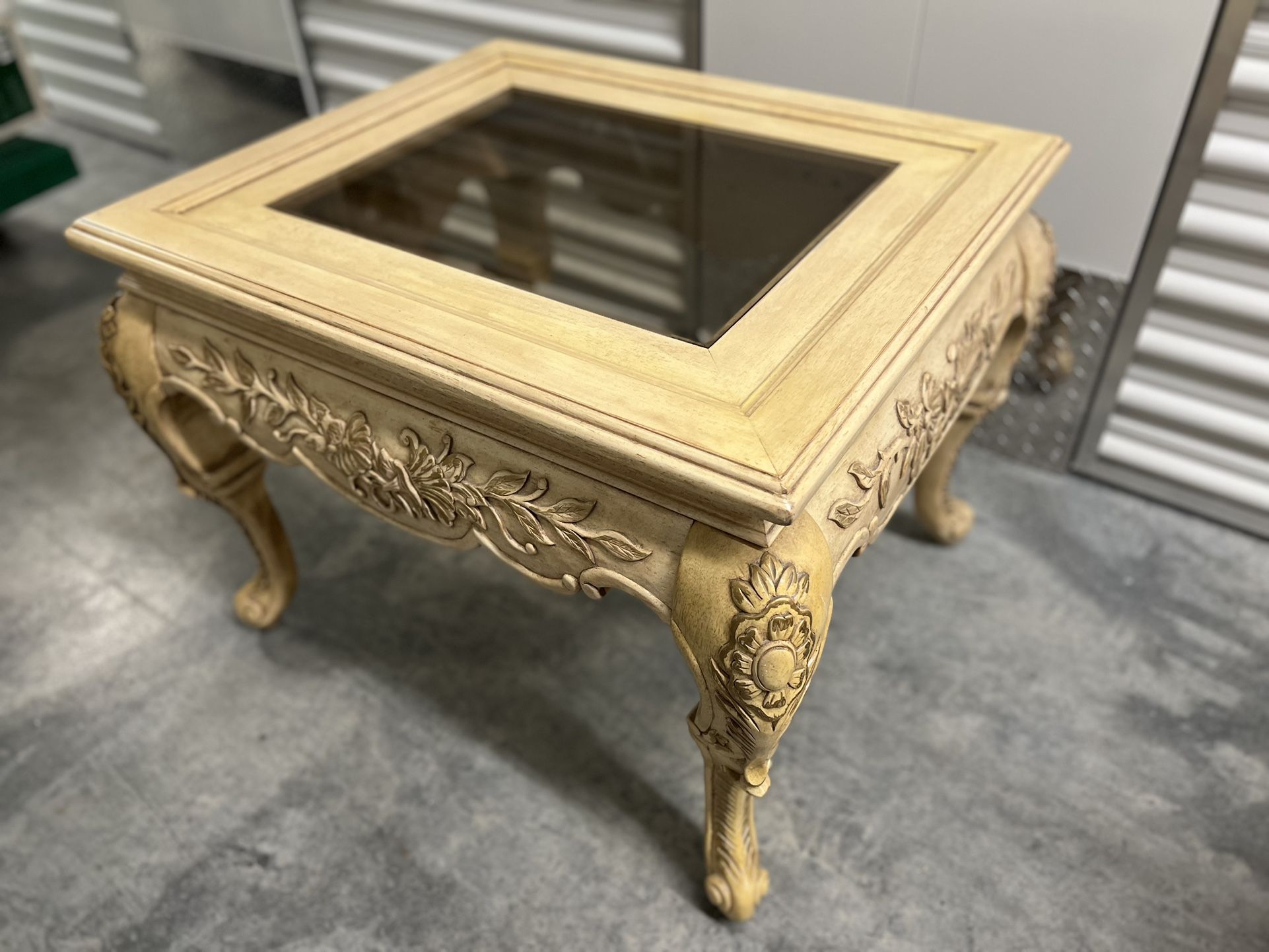 Lovely End Table with Glass Top Insert