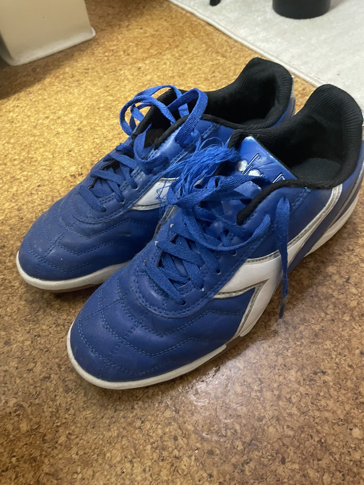 Diadora Indoor Soccer Shoes Size 9.5