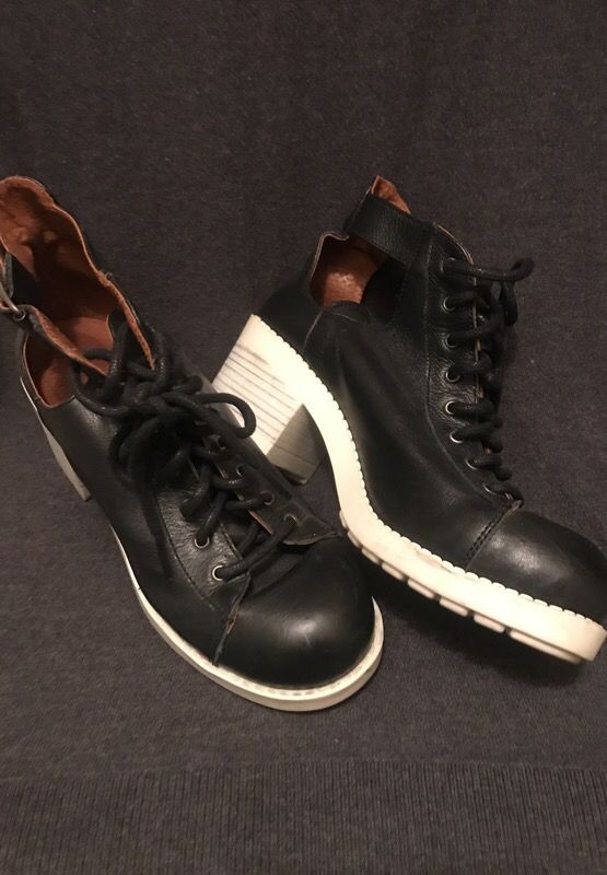 Women's Shoes
