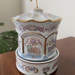 Lennox Princeton carousel music box