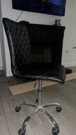 Black Faux Leather Rolling Office/Vanity Chair – Adjustable Height