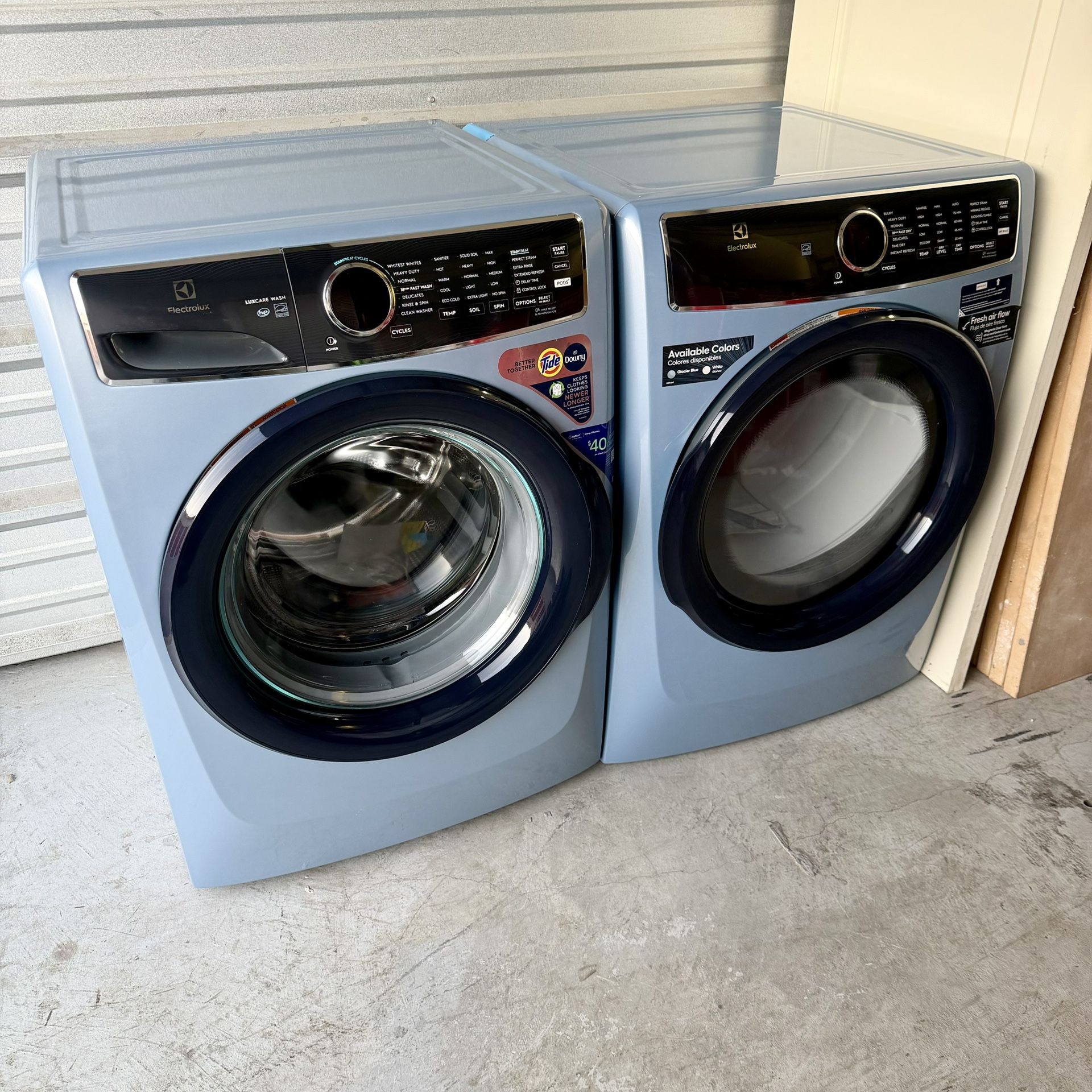 Brand New Electrolux Washer / Washing Machine and Gas Dryer Set