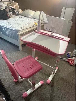 Like New Childs Desk