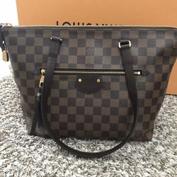 Louis Vuitton STOCKINGS for Sale in Chula Vista, CA - OfferUp