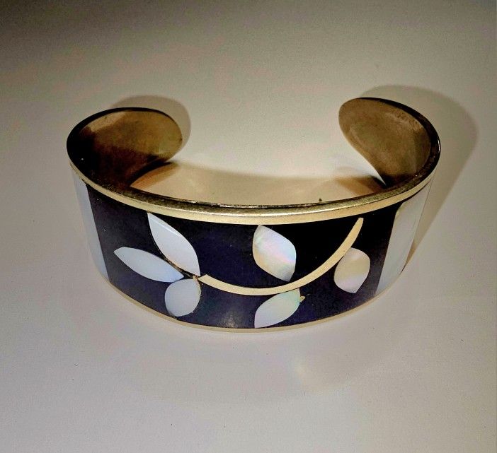 Vtg Mexican Alpaca Silver Cuff Bracelet M. of Pearl Floral Inlay.