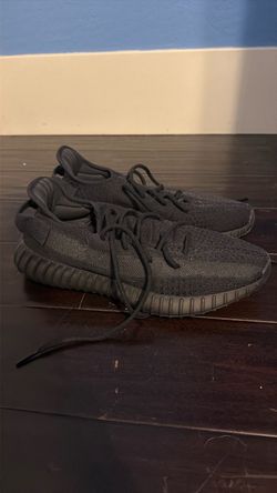 Adidas Yeezy Boost 350 V2 Black- Never worn