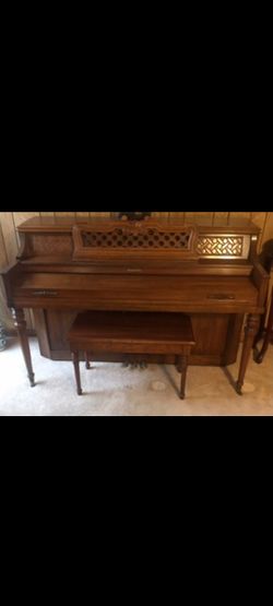 Baldwin piano