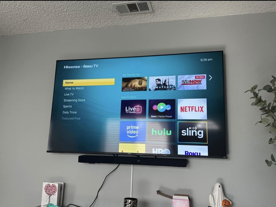 60” Hisense Roku  Smart Tv