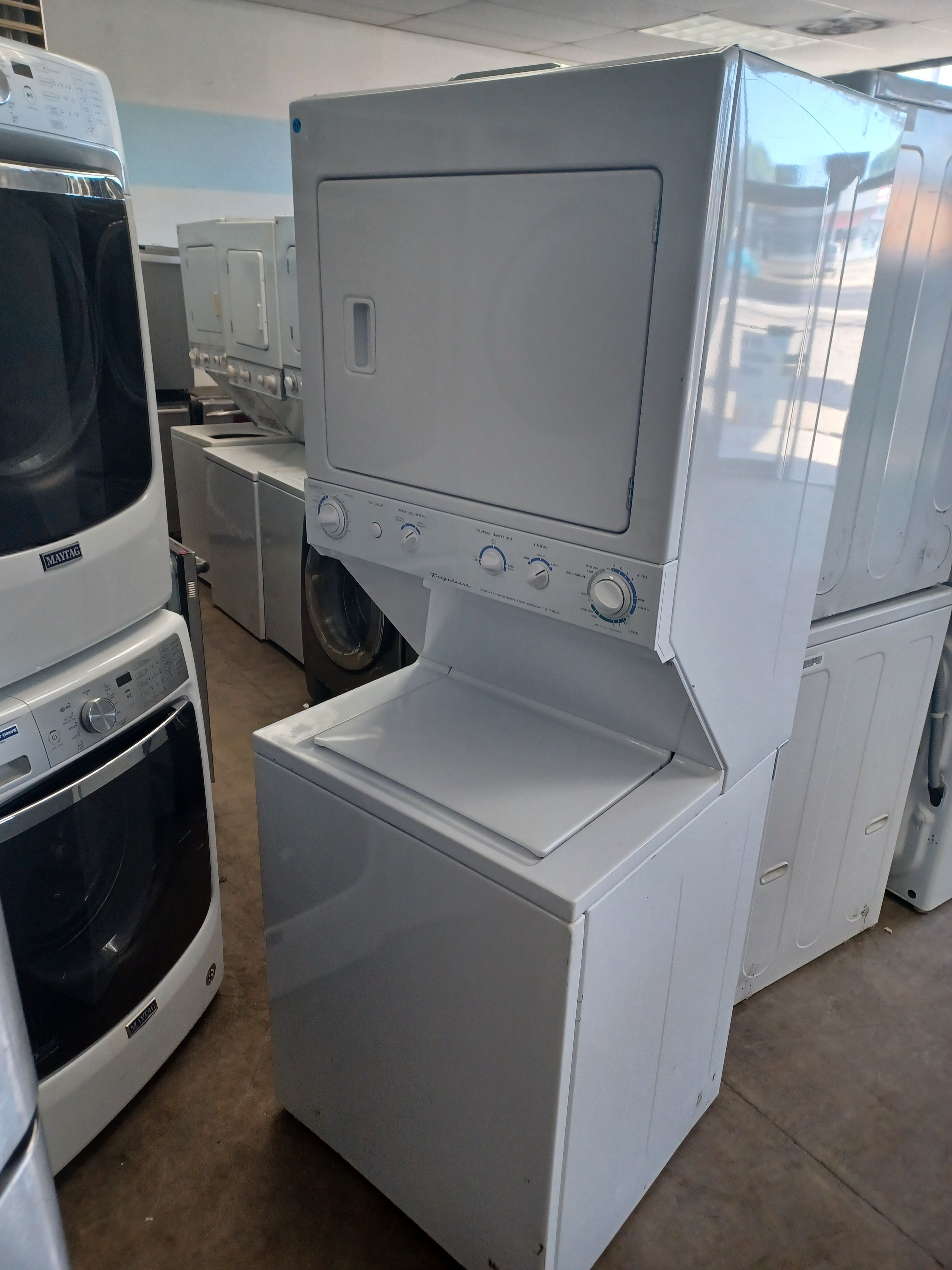 FRIGIDAIRE 27INCH UNITIZED WASHER AND ELECTRIC DRYER STACK