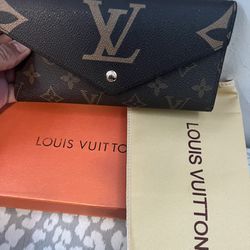 Brown Louis Vuitton Female Wallet 