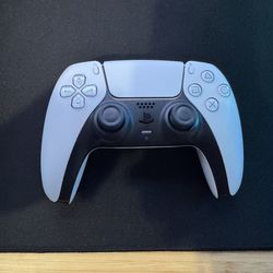 PS5 CONTROLLER