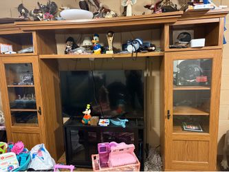Entertainment center