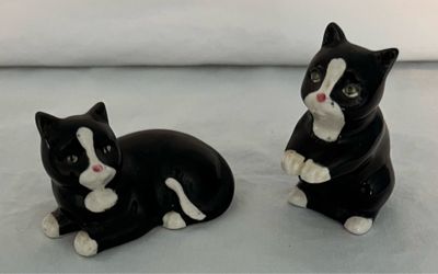Vintage ceramic black and white cat salt and pepper shakers.  (Cash only)