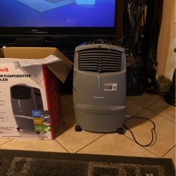 Brand new honey well Ac Unit 