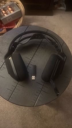 Black Wireless Gaming Headset with USB Dongle