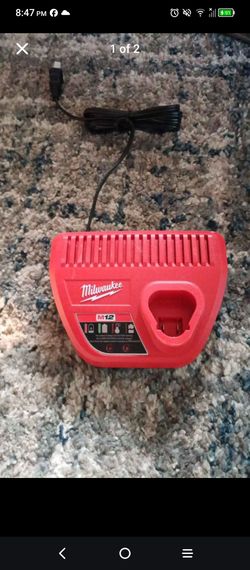 Milwaukee M12 Battery Charger