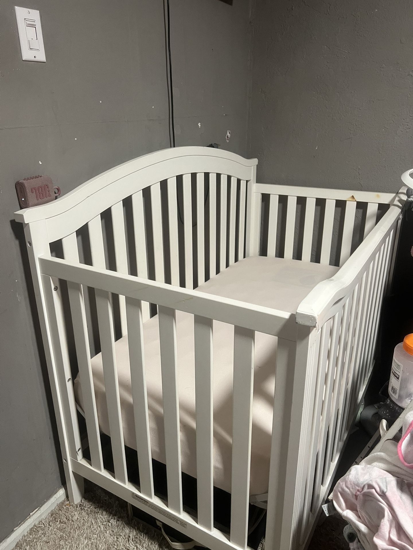 baby crib