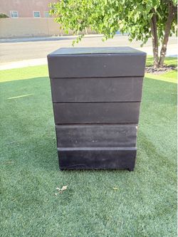 Medium dresser