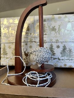 NEW magnetic Rotating Yarn Holder
