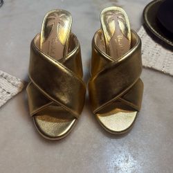 Antonio Melani Gold Designer Sandals (7m)