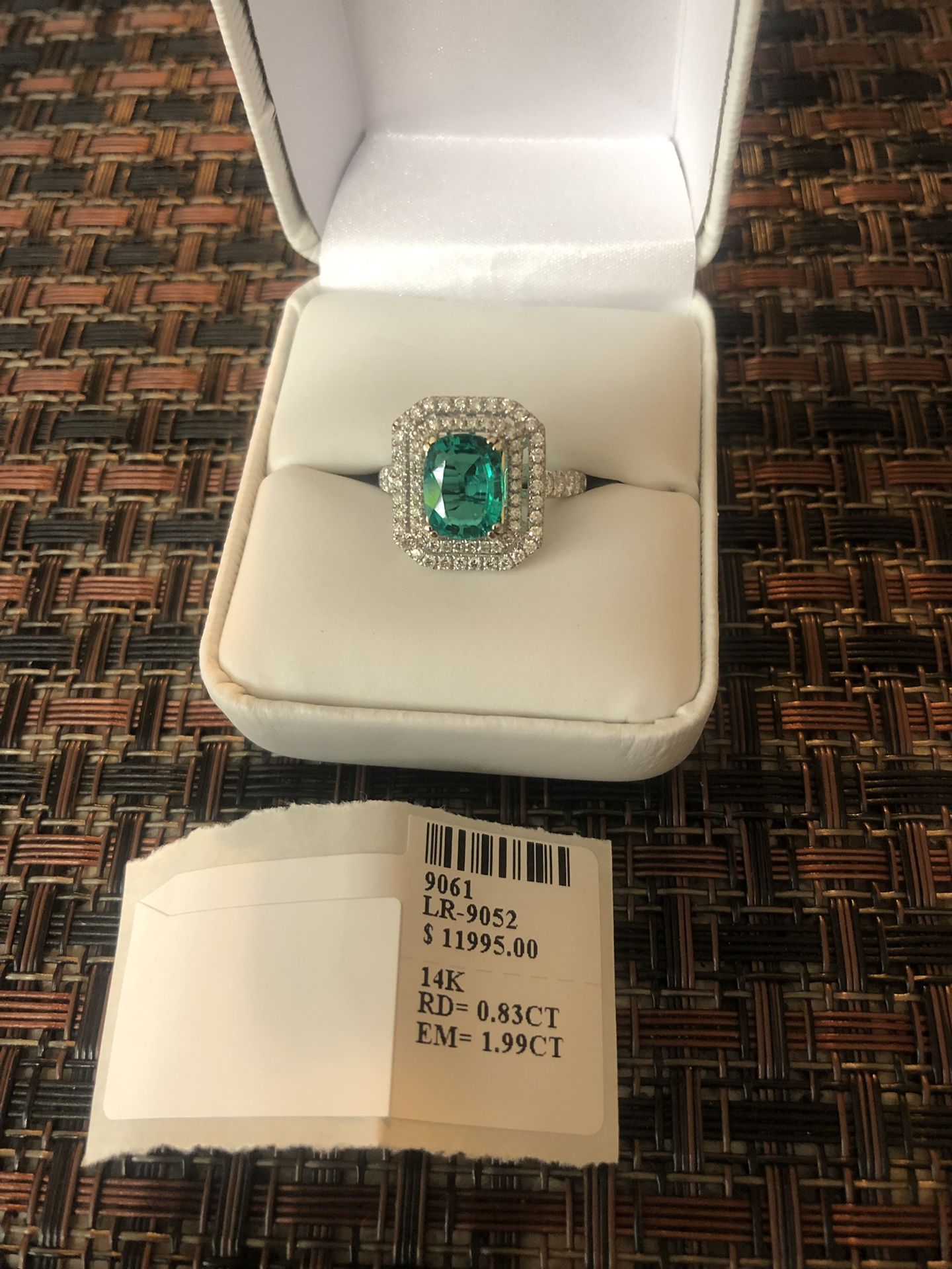 Emerald diamond ring