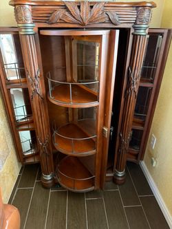 Wine/liquor cabinet