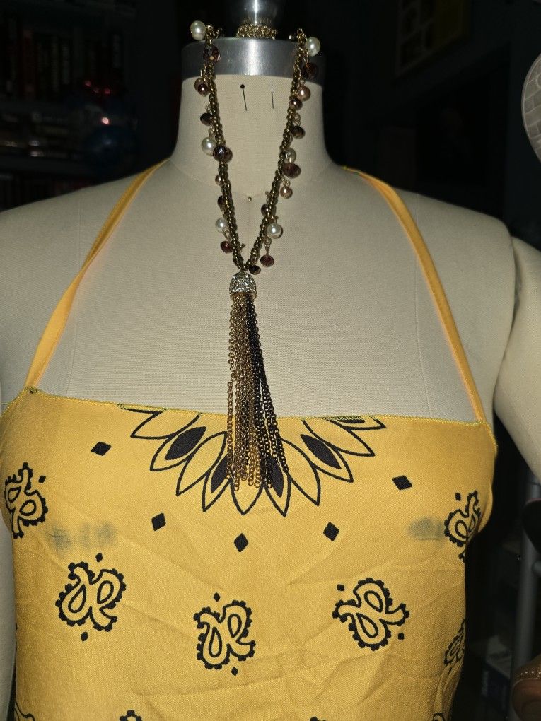 Beautiful Necklace With Beads, Pearls And 4 Inch Chains