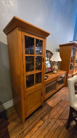 Entertainment center