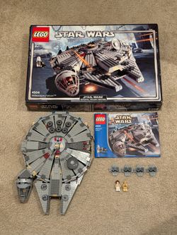 Lego Star Wars millennium falcon 4504 set 2004 release