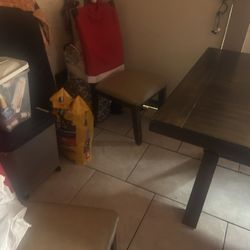 Dinner Table Opens Up in the middle or a bigger table