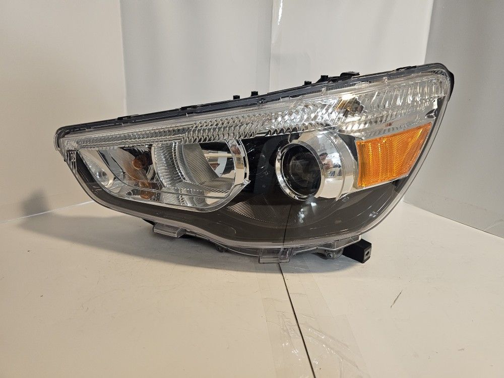 2011-2018 Mitsubishi outlander Sport Halogen Headlight Left Driver Side.