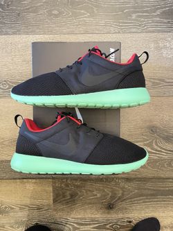Nike Roshe Run ID Yeezy Sz 10 100% Authentic Nike iD