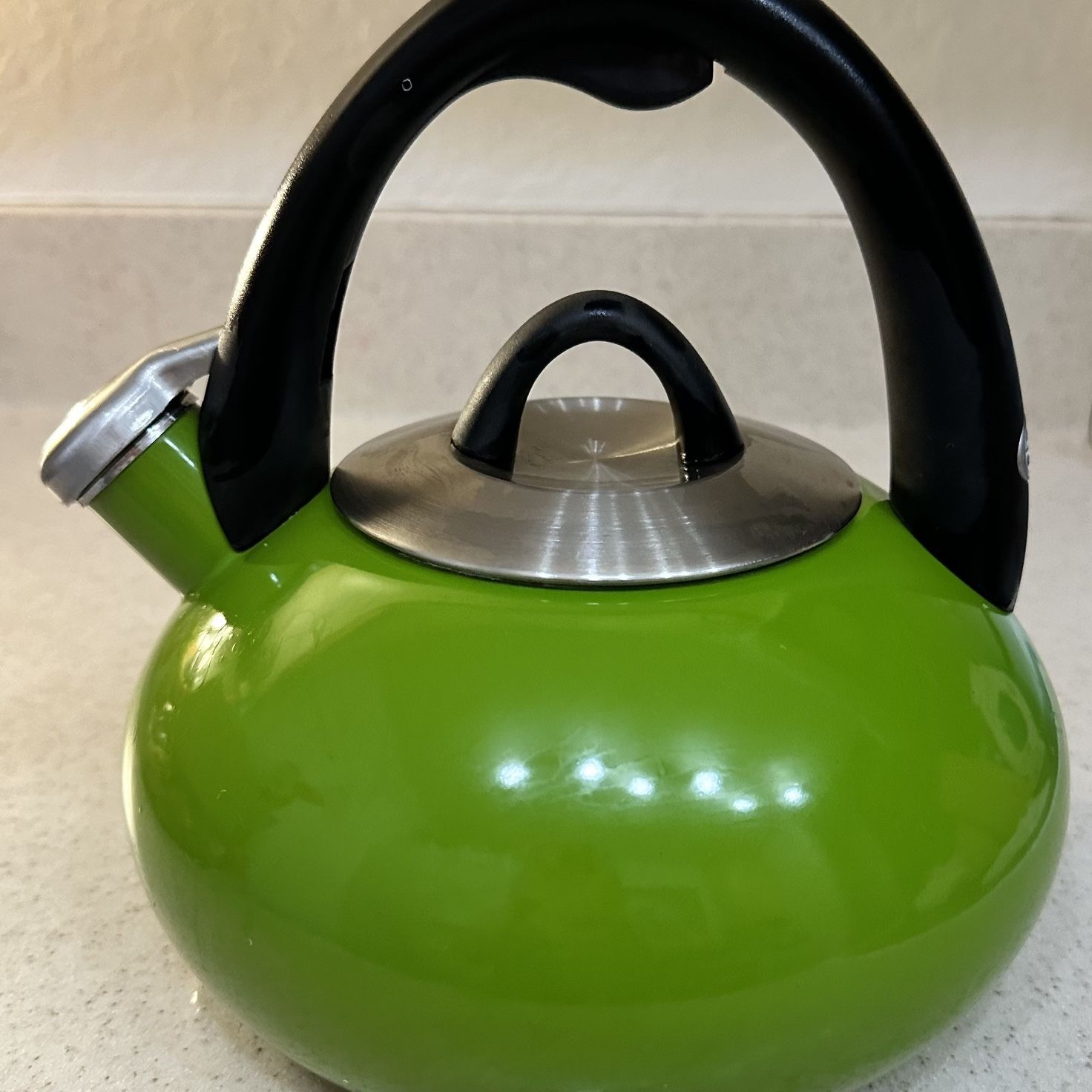 Calphalon Stainless Steel 2 Quart 1.9 Liter Whistling Tea Kettle #4402 in Green