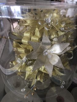 Ramo con tocado color oro / flower bouquet