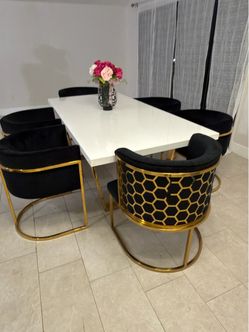 Quarts Full Set Dining Table and Chairs