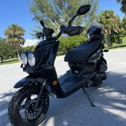 2025 250CC Wolf Scooter 