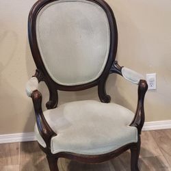 Vintage Nursing Chair 