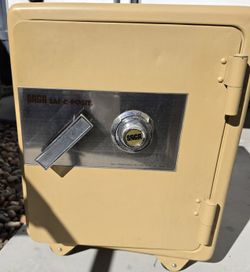 SAFE - COMBINATION - PORTABLE