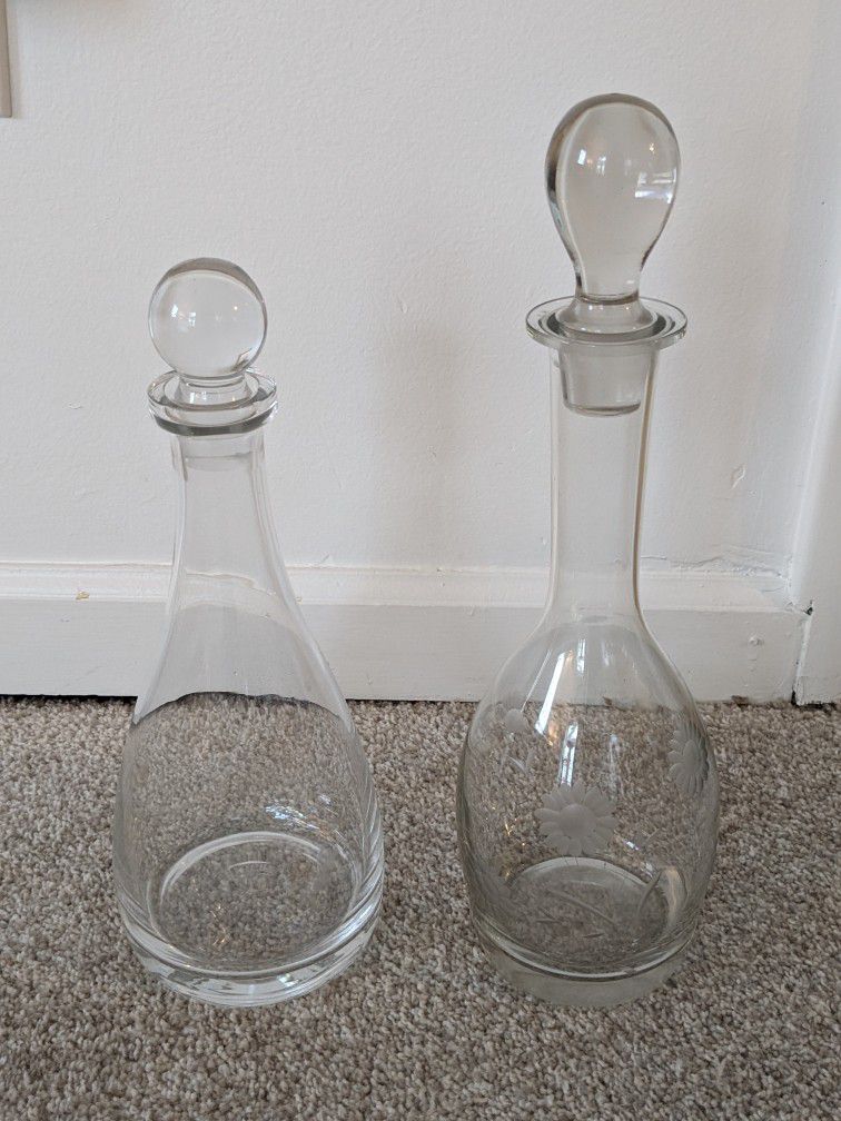 GLASS DECANTERS 